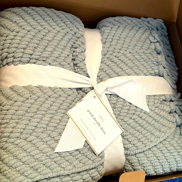 Pottery Barn Bedding Nwt Pottery Barn Grand Chenille Blue Blanket Throw Poshmark